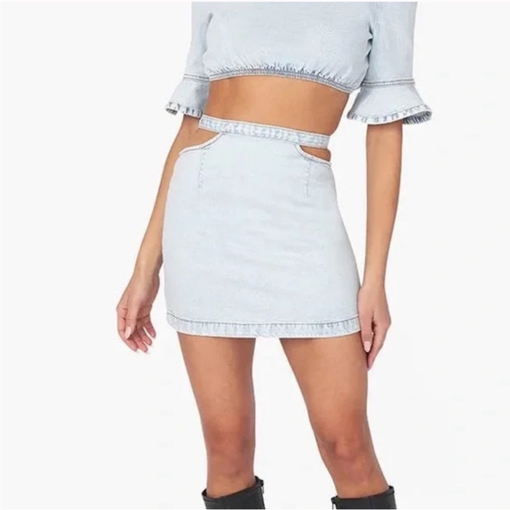 NWT! WeWoreWhat - Cut Out Denim Skirt - Super Light Indigo Comfort - Size XL